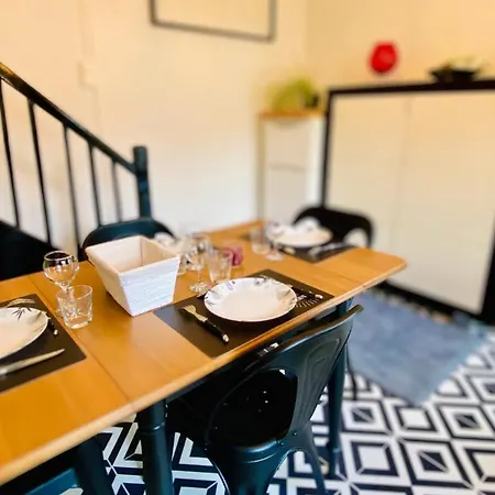 La Maison Des Plantes, Charmante, Atypique Et Cosy Pour 4 Personnes Avec Parking Et Jardin Hébergement de vacances